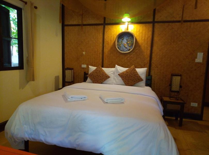 Ban Hin Dat  Baanwangnamkeaw Lodge מראה חיצוני תמונה